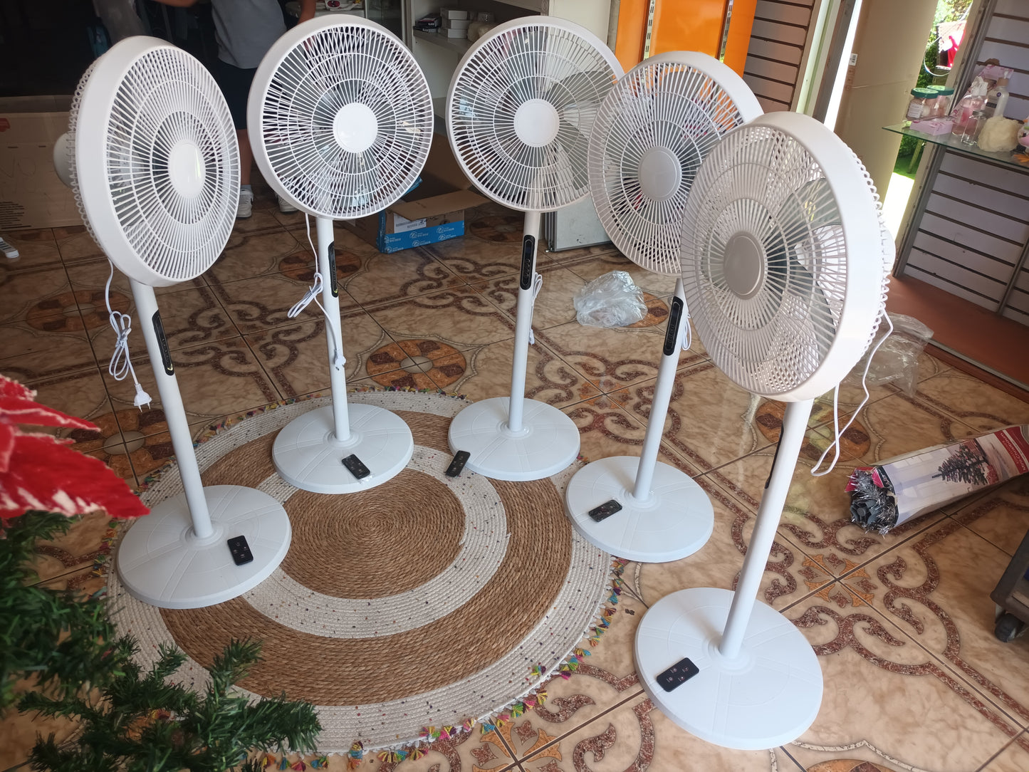 Ventilador de pie radio control con timer y 8 velocidades